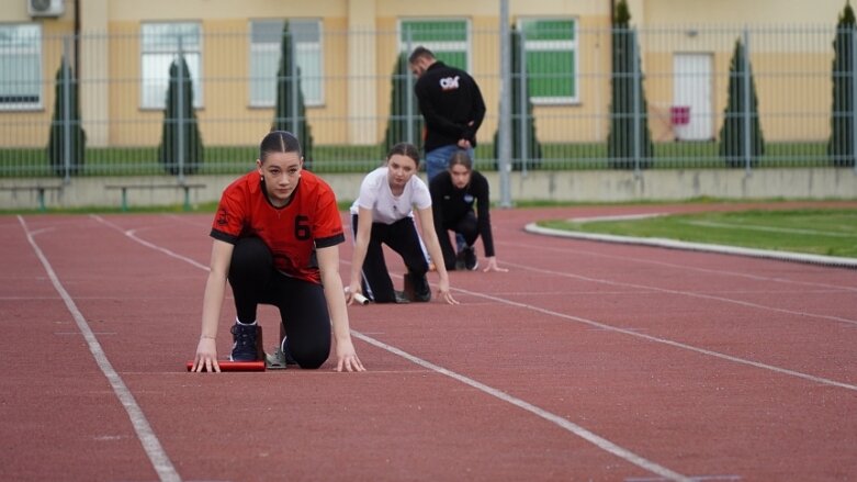  Festiwal sztafet na stadionie przy ulicy Tetmajera 