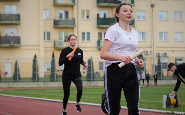  Festiwal sztafet na stadionie przy ulicy Tetmajera 