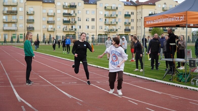  Festiwal sztafet na stadionie przy ulicy Tetmajera 