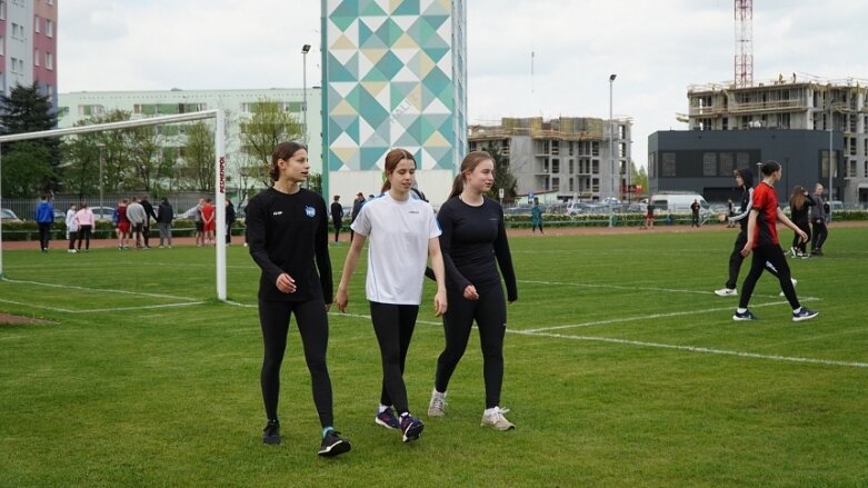  Festiwal sztafet na stadionie przy ulicy Tetmajera 