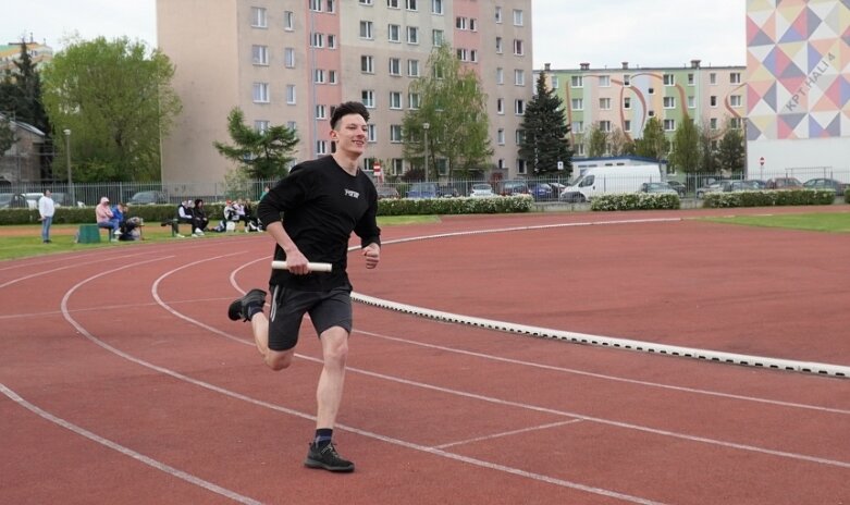  Festiwal sztafet na stadionie przy ulicy Tetmajera 