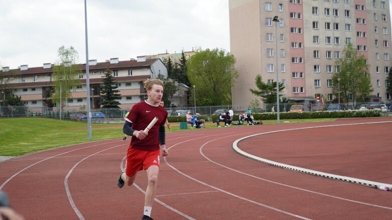  Festiwal sztafet na stadionie przy ulicy Tetmajera 