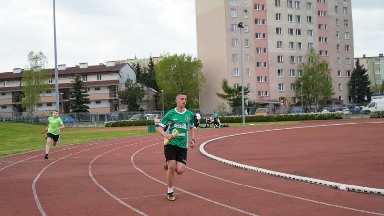  Festiwal sztafet na stadionie przy ulicy Tetmajera 