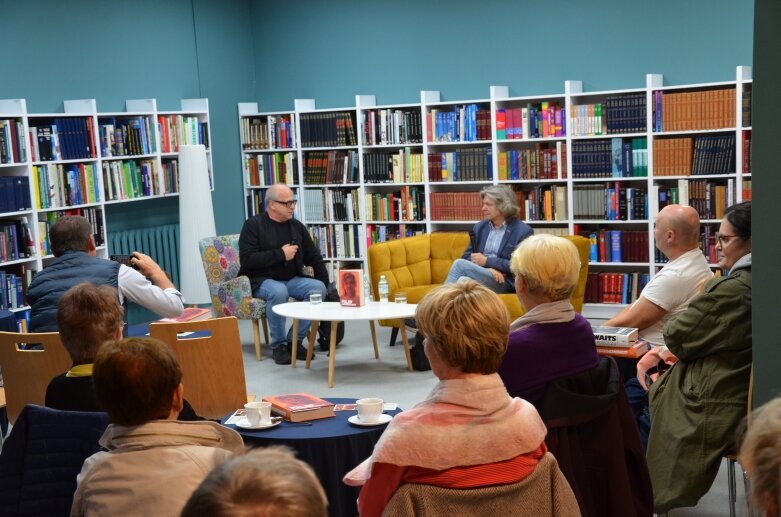  Filip Łobodziński o swojej (nie)autobiografii w Miejskiej Bibliotece Publicznej w Skierniewicach 