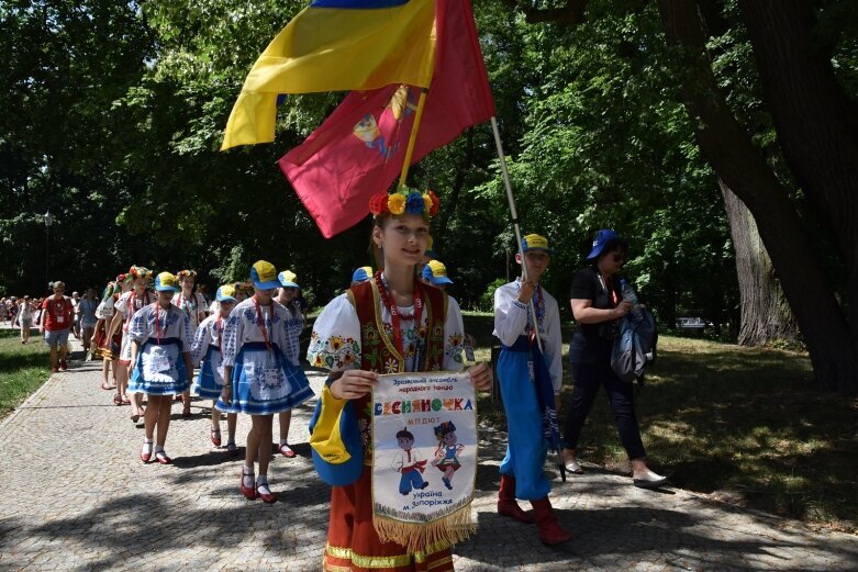  Folkowe rytmy w skierniewickim parku 