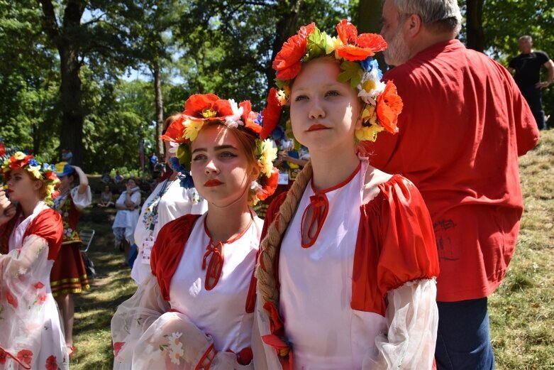  Folkowe rytmy w skierniewickim parku 