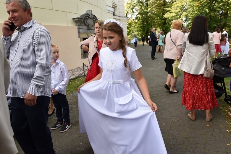  Grupowe uroczystości Pierwszej Komunii Świętej w Skierniewicach 