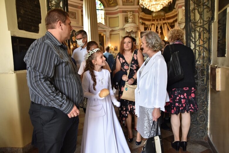  Grupowe uroczystości Pierwszej Komunii Świętej w Skierniewicach 