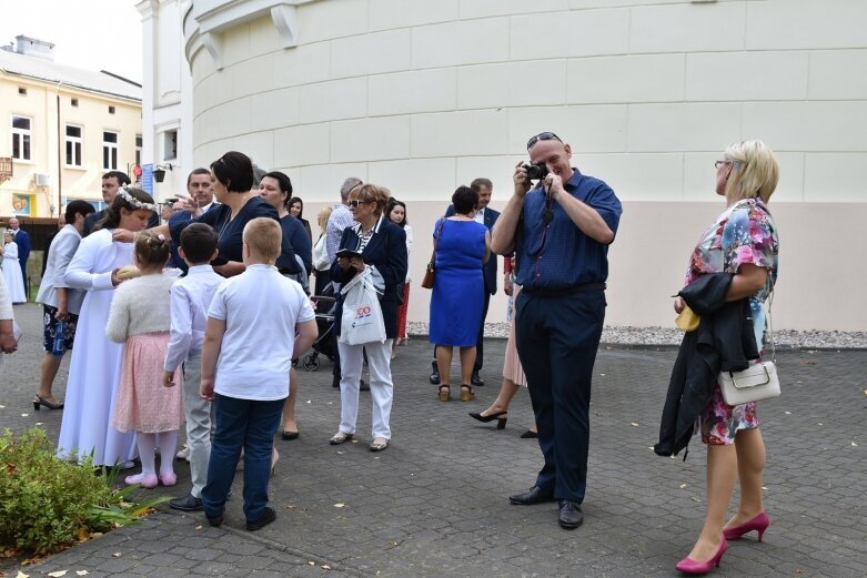  Grupowe uroczystości Pierwszej Komunii Świętej w Skierniewicach 