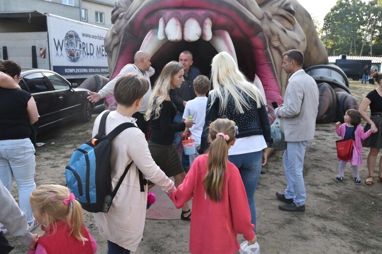  Gwarnie i kolorowo. Ulice tętnią życiem  