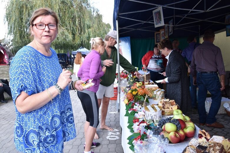  Gwarnie i kolorowo. Ulice tętnią życiem  