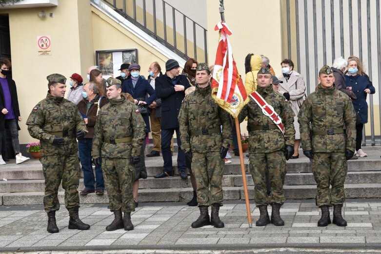  Historyczna uroczystość w Skierniewicach. Poświęcenie repliki sztandaru 18 pułku piechoty 