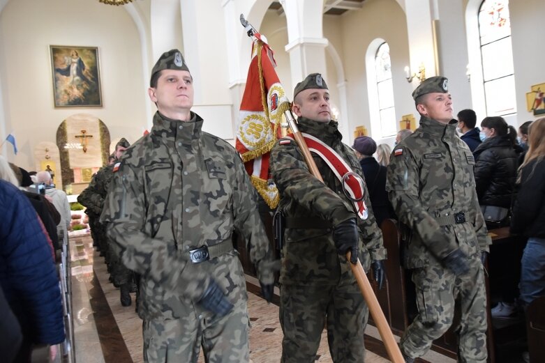  Historyczna uroczystość w Skierniewicach. Poświęcenie repliki sztandaru 18 pułku piechoty 