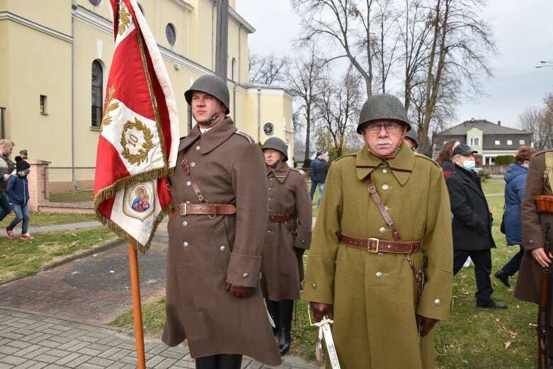  Historyczna uroczystość w Skierniewicach. Poświęcenie repliki sztandaru 18 pułku piechoty 