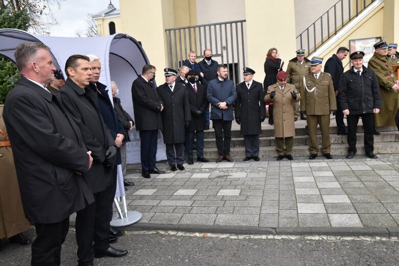  Historyczna uroczystość w Skierniewicach. Poświęcenie repliki sztandaru 18 pułku piechoty 