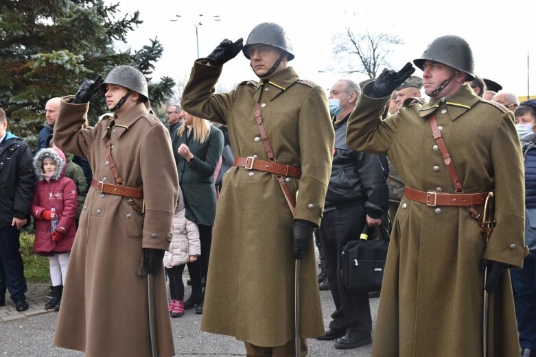  Historyczna uroczystość w Skierniewicach. Poświęcenie repliki sztandaru 18 pułku piechoty 