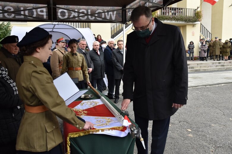  Historyczna uroczystość w Skierniewicach. Poświęcenie repliki sztandaru 18 pułku piechoty 