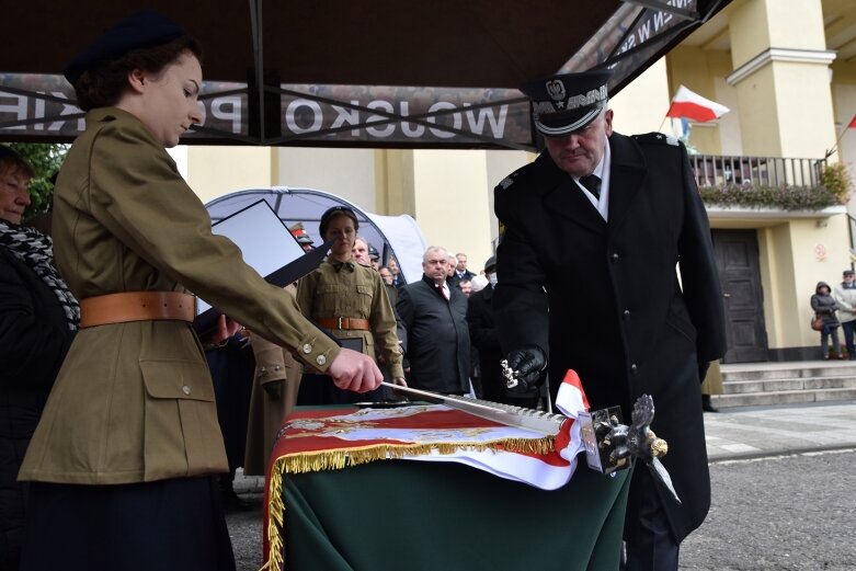  Historyczna uroczystość w Skierniewicach. Poświęcenie repliki sztandaru 18 pułku piechoty 