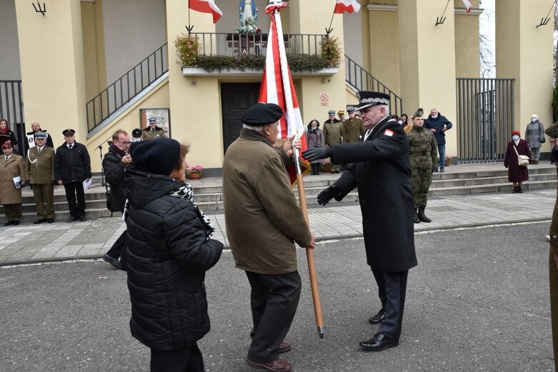  Historyczna uroczystość w Skierniewicach. Poświęcenie repliki sztandaru 18 pułku piechoty 