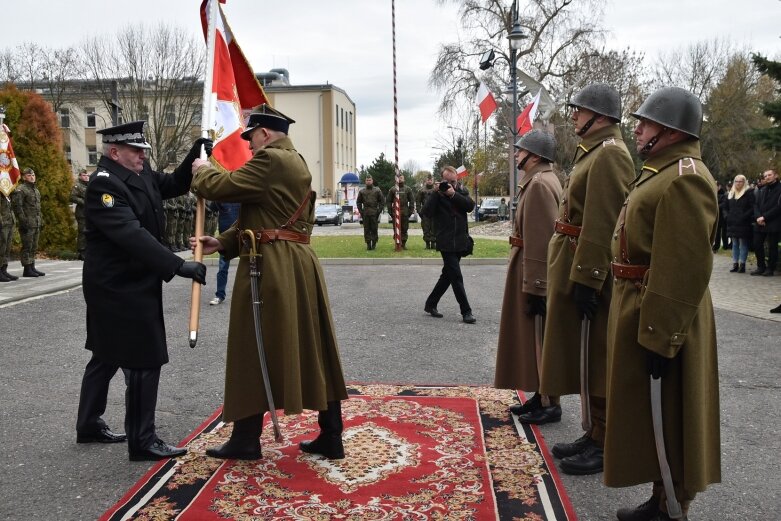  Historyczna uroczystość w Skierniewicach. Poświęcenie repliki sztandaru 18 pułku piechoty 