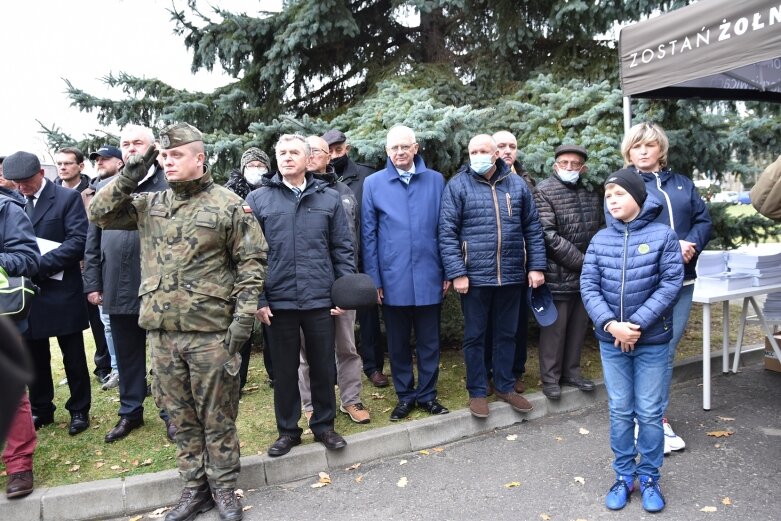  Historyczna uroczystość w Skierniewicach. Poświęcenie repliki sztandaru 18 pułku piechoty 