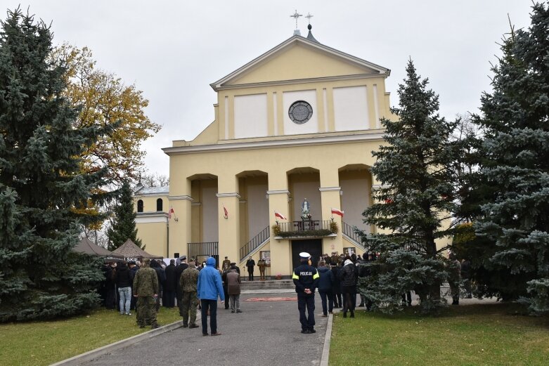  Historyczna uroczystość w Skierniewicach. Poświęcenie repliki sztandaru 18 pułku piechoty 