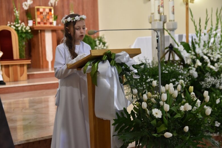  Ich komunia odbyła się w uroczystość Wniebowstąpienia Pańskiego 