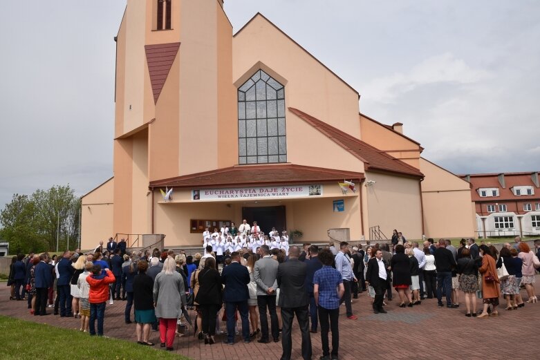  Ich komunia odbyła się w uroczystość Wniebowstąpienia Pańskiego 