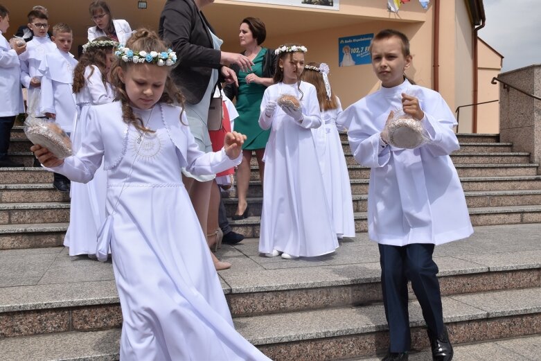  Ich komunia odbyła się w uroczystość Wniebowstąpienia Pańskiego 