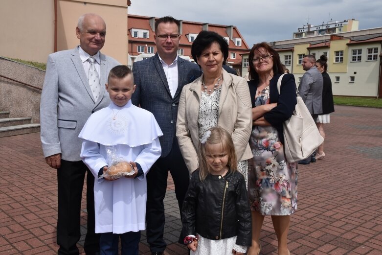  Ich komunia odbyła się w uroczystość Wniebowstąpienia Pańskiego 