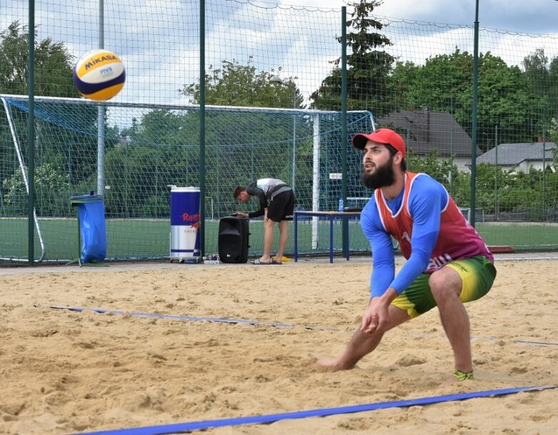  Inauguracja siatkarkskiego sezonu na pisaku 