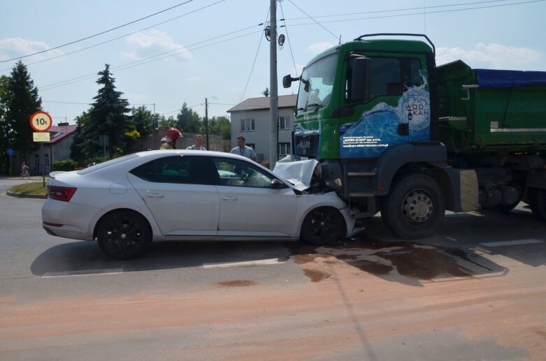  Jechał po angielsku, wjechał wprost pod ciężarówkę 