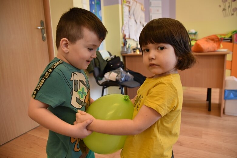  Jest kapryśna i nie należy do punktualnych 