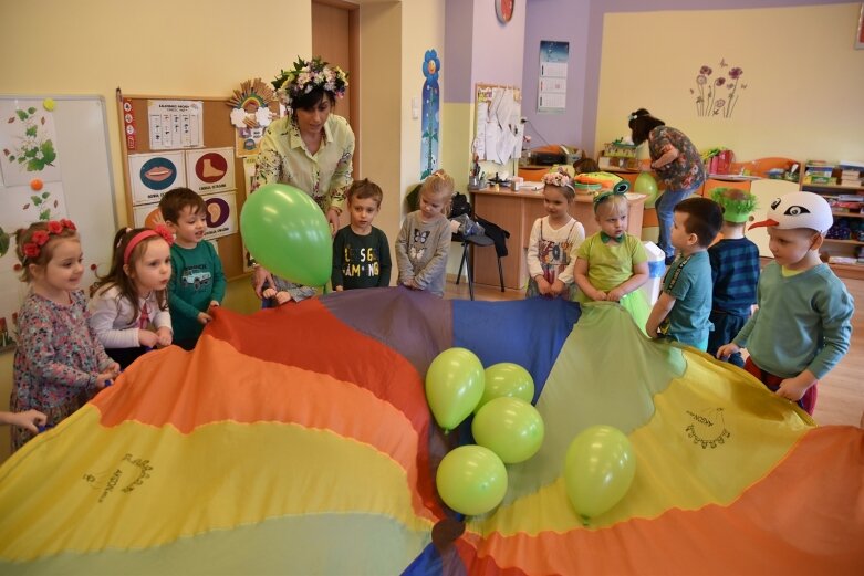  Jest kapryśna i nie należy do punktualnych 