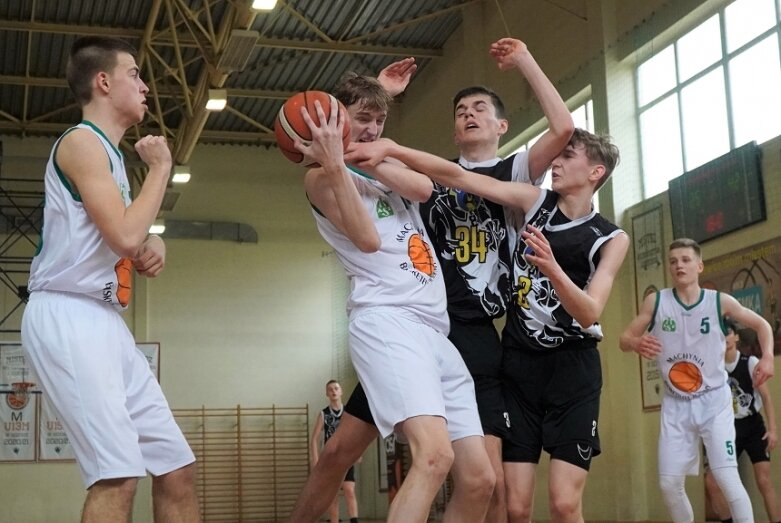  Kadeci MKS Ósemka w finale Mistrzostw Polski w Koszykówce U15! 