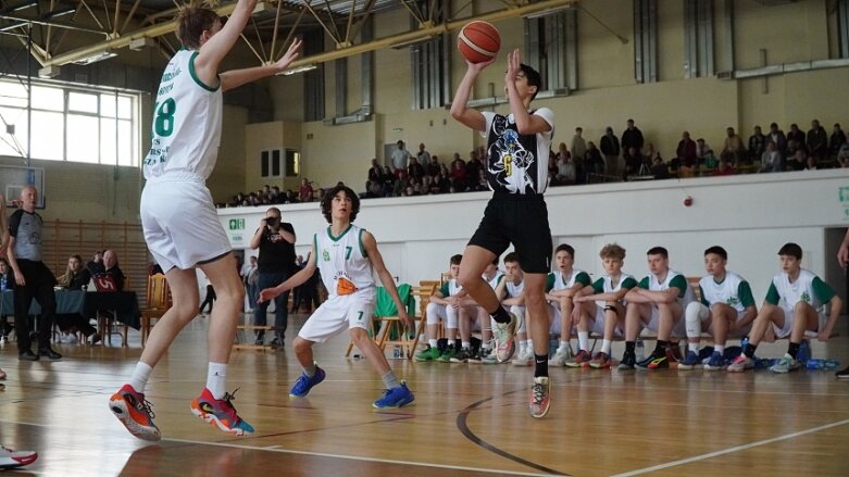  Kadeci MKS Ósemka w finale Mistrzostw Polski w Koszykówce U15! 