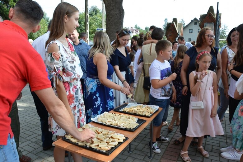  Każdy spróbował dożynkowego chleba 