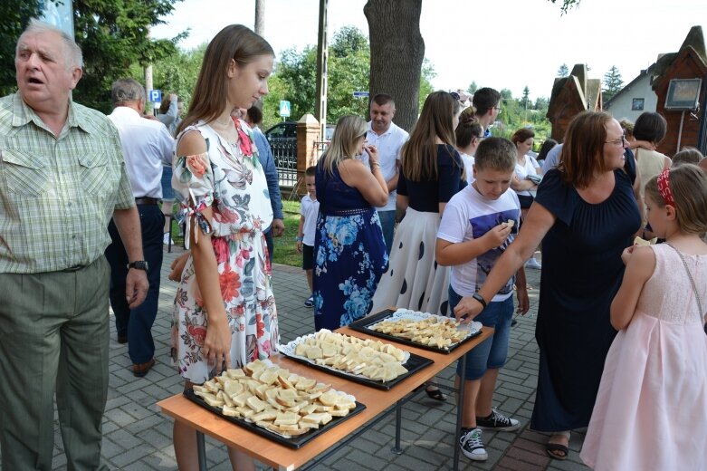  Każdy spróbował dożynkowego chleba 