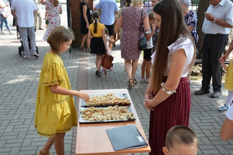  Każdy spróbował dożynkowego chleba 