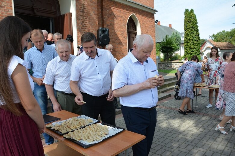  Każdy spróbował dożynkowego chleba 