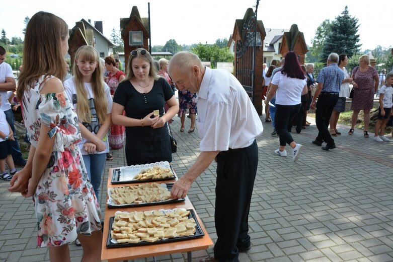  Każdy spróbował dożynkowego chleba 