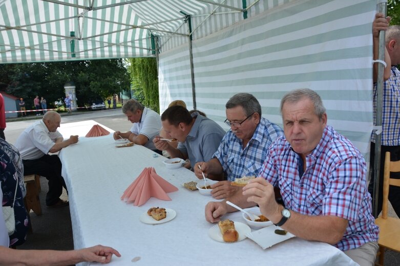  Każdy spróbował dożynkowego chleba 