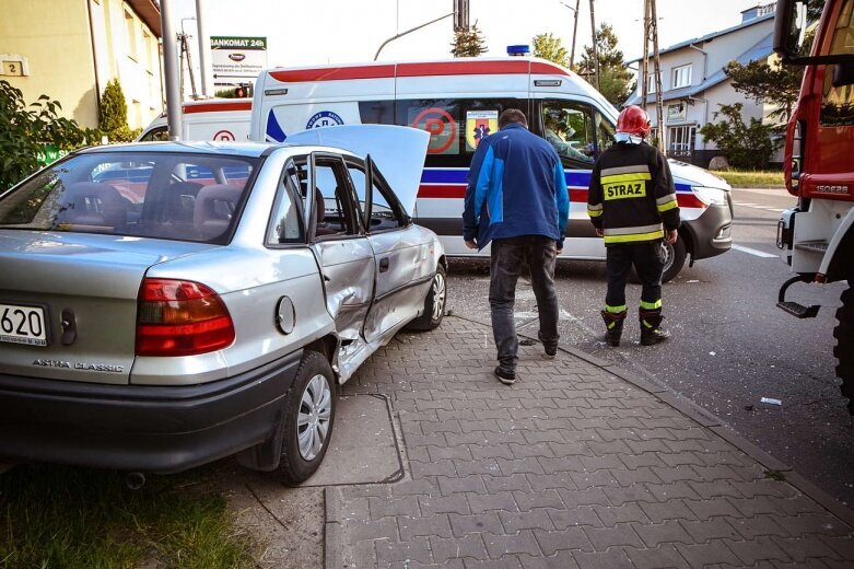  Kolizja na osiedlu Zadębie w Skierniewicach 