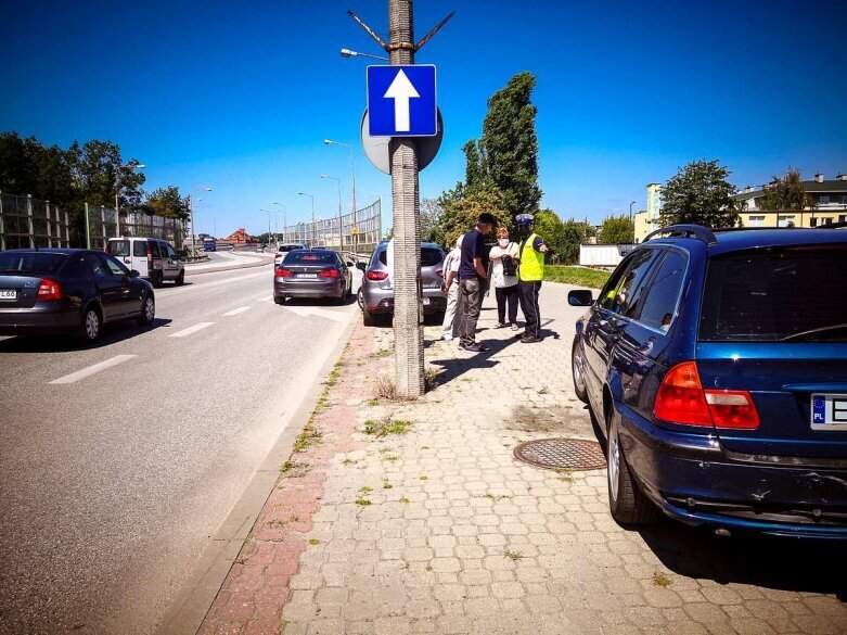  Kolizja na skrzyżowaniu, sygnalizacja nie działa 