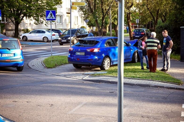  Kolizja trzech samochodów w centrum Skierniewic 