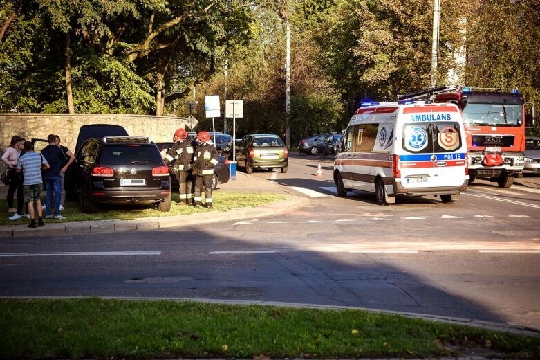  Kolizja trzech samochodów w centrum Skierniewic 