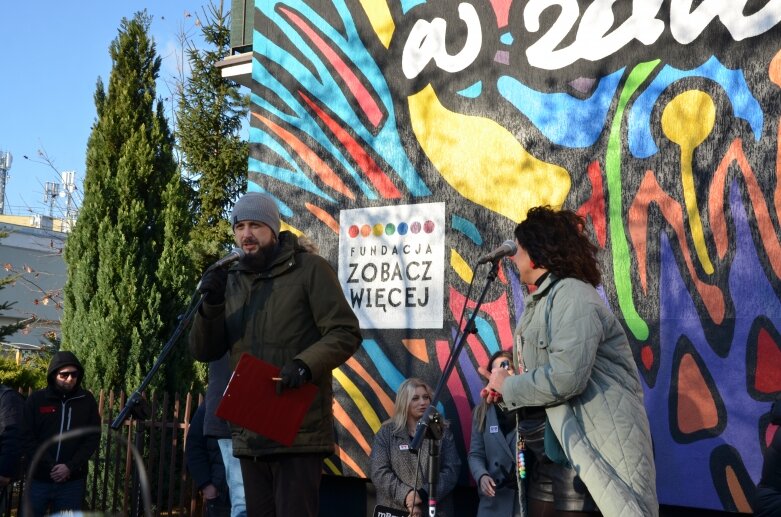  Kolory pomocy: mural WOŚP ozdobił Skierniewice 