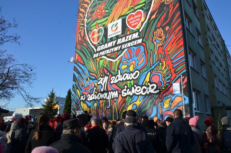  Kolory pomocy: mural WOŚP ozdobił Skierniewice 