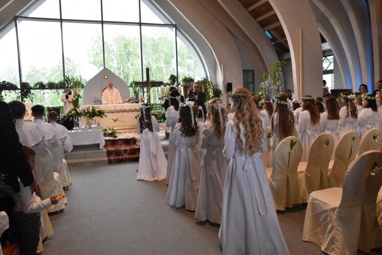  Komunia w parafii Niepokalanego Serca Najświętszej Maryi Panny 