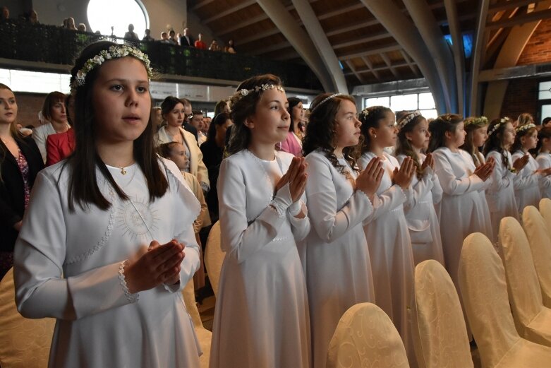  Komunia w parafii Niepokalanego Serca Najświętszej Maryi Panny 